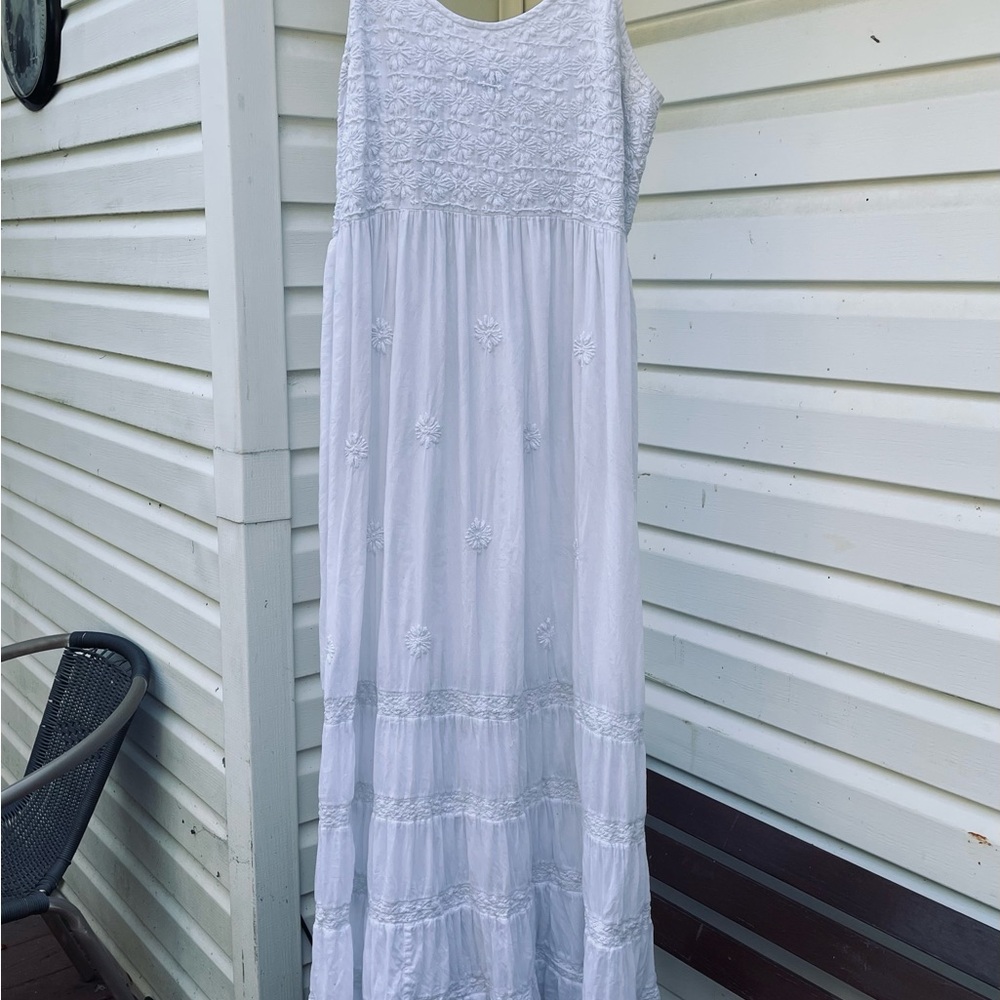 Chic White Embroidered Maxi Dress Size XL